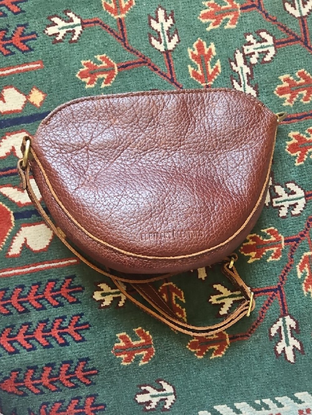 Portland Leather Koala Sling Crescent Bag Full Grain In Nutmeg - Picture 3 of 5